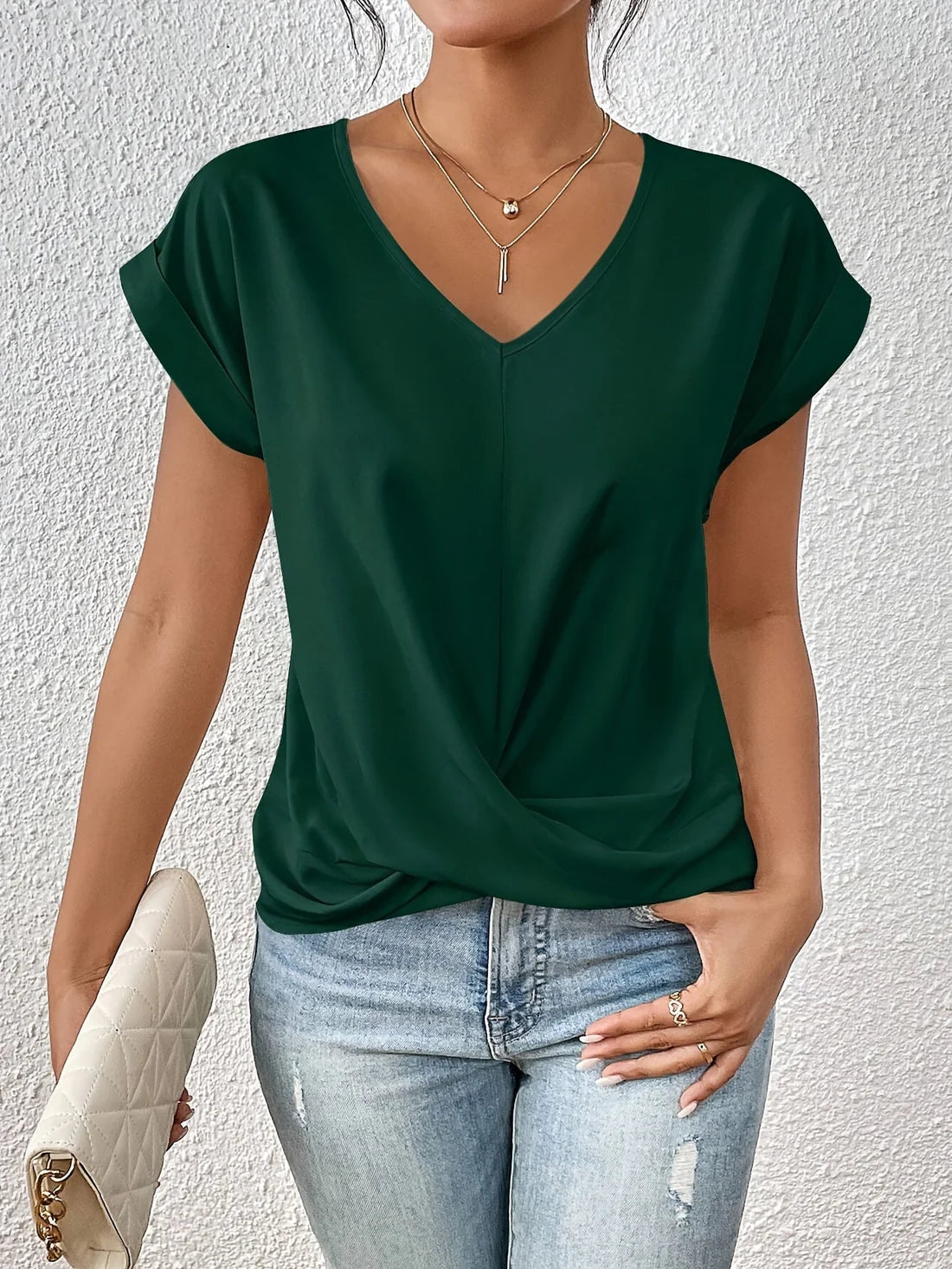 Cloe | Camiseta Casual Con Cuello Pico (1+1 Gratis)